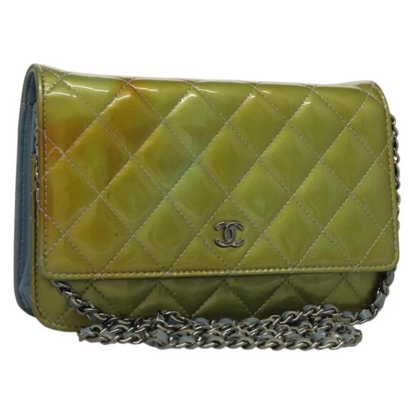 CHANEL Matelasse Chain Shoulder Bag Enamel Leather Green CC - Picture 1 of 15